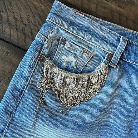 7 For All Mankind Lightly Distressed Beaded Cut off Shorts Soze 28 - Picture 5 of 5